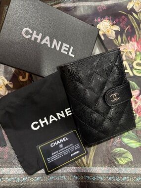 CHANEL Black GWP Quilted Caviar Leather Card & Key Holder with CC Logo